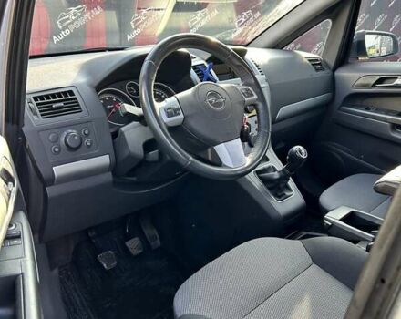 Серый Опель Зафира, объемом двигателя 1.6 л и пробегом 173 тыс. км за 8300 $, фото 21 на Automoto.ua