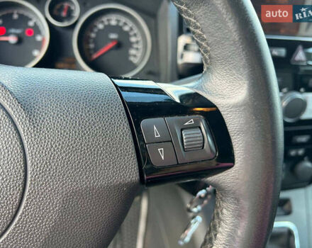 Серый Опель Зафира, объемом двигателя 1.7 л и пробегом 335 тыс. км за 7690 $, фото 23 на Automoto.ua