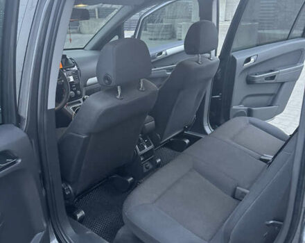 Серый Опель Зафира, объемом двигателя 1.7 л и пробегом 185 тыс. км за 8500 $, фото 4 на Automoto.ua