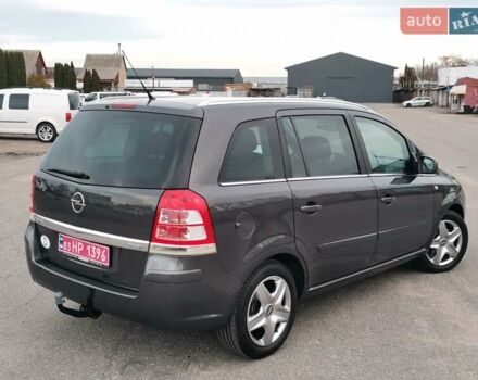 Опель Зафира 2012 в Белой Церкве на Automoto.ua Серый Опель Зафира, объемом двигателя 1.6 л и пробегом 215 тыс. км за 7500 $, фото 6 на Automoto.ua