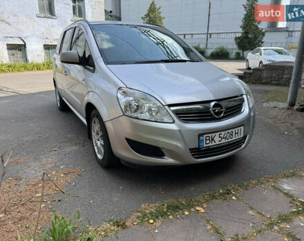 Серый Опель Зафира, объемом двигателя 1.7 л и пробегом 215 тыс. км за 7700 $, фото 1 на Automoto.ua