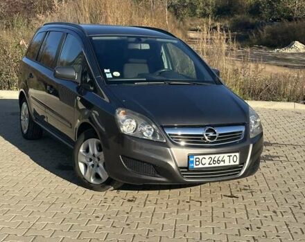 Серый Опель Зафира, объемом двигателя 1.7 л и пробегом 196 тыс. км за 7600 $, фото 3 на Automoto.ua