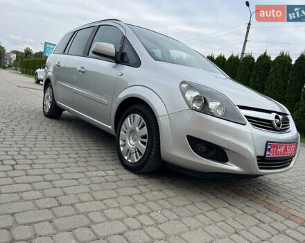 Серый Опель Зафира, объемом двигателя 1.7 л и пробегом 184 тыс. км за 7990 $, фото 7 на Automoto.ua