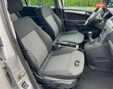 Серый Опель Зафира, объемом двигателя 1.7 л и пробегом 184 тыс. км за 7990 $, фото 20 на Automoto.ua