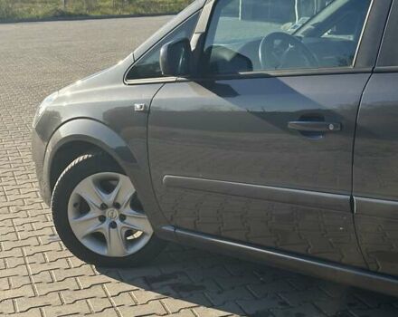 Серый Опель Зафира, объемом двигателя 1.7 л и пробегом 196 тыс. км за 7600 $, фото 6 на Automoto.ua