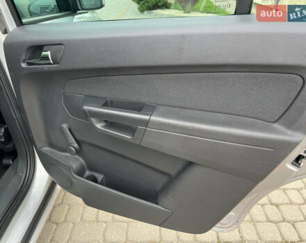 Серый Опель Зафира, объемом двигателя 1.7 л и пробегом 184 тыс. км за 7990 $, фото 23 на Automoto.ua