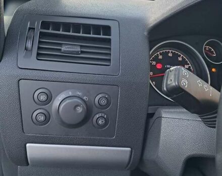 Серый Опель Зафира, объемом двигателя 1.6 л и пробегом 202 тыс. км за 6300 $, фото 23 на Automoto.ua