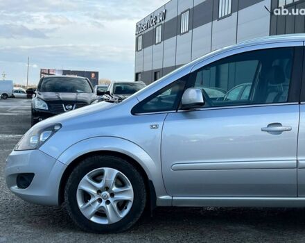 Серый Опель Зафира, объемом двигателя 1.7 л и пробегом 335 тыс. км за 7690 $, фото 3 на Automoto.ua