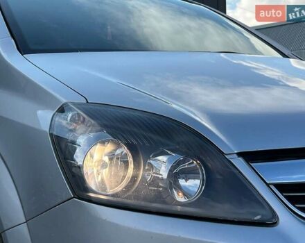 Серый Опель Зафира, объемом двигателя 1.7 л и пробегом 335 тыс. км за 7690 $, фото 12 на Automoto.ua