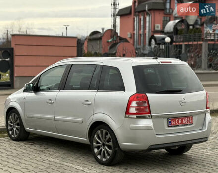 Серый Опель Зафира, объемом двигателя 1.7 л и пробегом 192 тыс. км за 7890 $, фото 104 на Automoto.ua