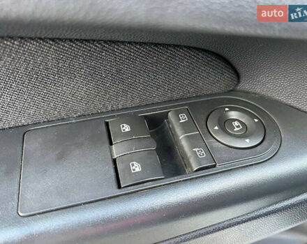 Серый Опель Зафира, объемом двигателя 1.7 л и пробегом 335 тыс. км за 7690 $, фото 15 на Automoto.ua