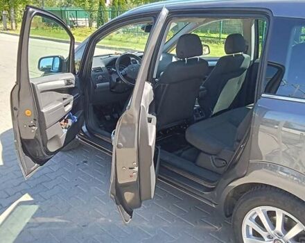 Серый Опель Зафира, объемом двигателя 1.7 л и пробегом 227 тыс. км за 7750 $, фото 4 на Automoto.ua