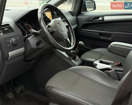 Серый Опель Зафира, объемом двигателя 1.7 л и пробегом 192 тыс. км за 7890 $, фото 10 на Automoto.ua