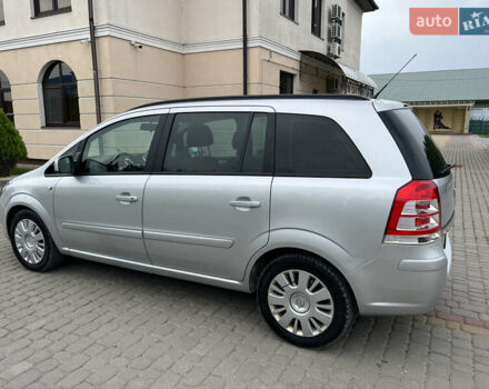 Серый Опель Зафира, объемом двигателя 1.7 л и пробегом 184 тыс. км за 7990 $, фото 13 на Automoto.ua