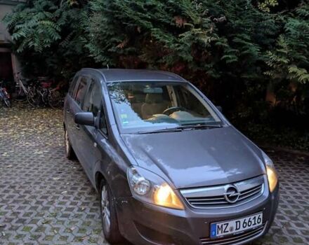 Серый Опель Зафира, объемом двигателя 1.7 л и пробегом 300 тыс. км за 6500 $, фото 2 на Automoto.ua