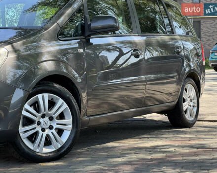 Серый Опель Зафира, объемом двигателя 1.7 л и пробегом 256 тыс. км за 7899 $, фото 16 на Automoto.ua