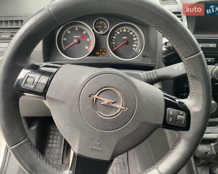 Серый Опель Зафира, объемом двигателя 1.69 л и пробегом 257 тыс. км за 6200 $, фото 14 на Automoto.ua