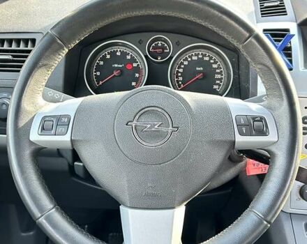 Серый Опель Зафира, объемом двигателя 1.6 л и пробегом 173 тыс. км за 8300 $, фото 18 на Automoto.ua