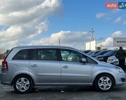 Серый Опель Зафира, объемом двигателя 1.7 л и пробегом 335 тыс. км за 7690 $, фото 9 на Automoto.ua