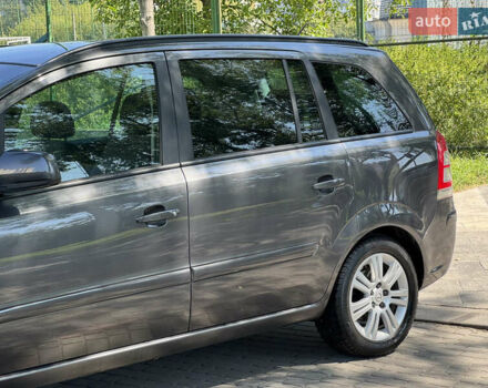 Серый Опель Зафира, объемом двигателя 1.7 л и пробегом 256 тыс. км за 7899 $, фото 21 на Automoto.ua