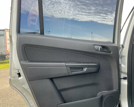 Серый Опель Зафира, объемом двигателя 1.6 л и пробегом 142 тыс. км за 7150 $, фото 18 на Automoto.ua