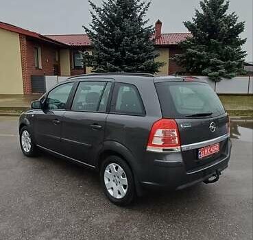 Серый Опель Зафира, объемом двигателя 1.6 л и пробегом 183 тыс. км за 7300 $, фото 6 на Automoto.ua