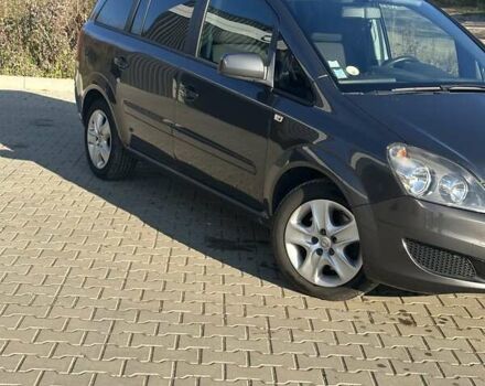 Серый Опель Зафира, объемом двигателя 1.7 л и пробегом 196 тыс. км за 7600 $, фото 1 на Automoto.ua