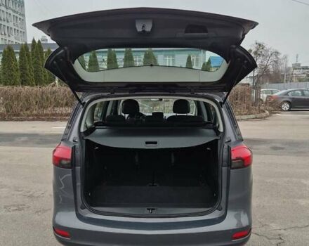 Серый Опель Зафира, объемом двигателя 1.96 л и пробегом 224 тыс. км за 10500 $, фото 15 на Automoto.ua