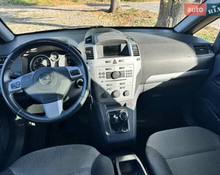 Серый Опель Зафира, объемом двигателя 1.69 л и пробегом 274 тыс. км за 7776 $, фото 10 на Automoto.ua