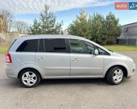 Серый Опель Зафира, объемом двигателя 1.6 л и пробегом 142 тыс. км за 7150 $, фото 7 на Automoto.ua