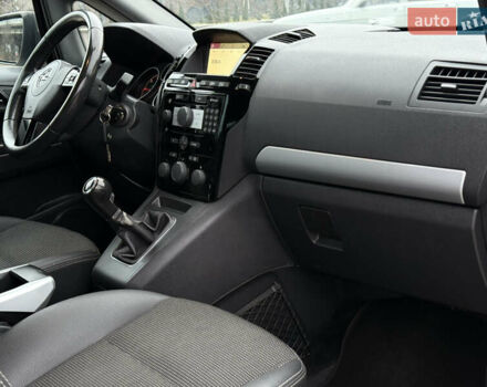 Серый Опель Зафира, объемом двигателя 1.7 л и пробегом 192 тыс. км за 7890 $, фото 44 на Automoto.ua