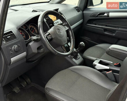 Серый Опель Зафира, объемом двигателя 1.7 л и пробегом 192 тыс. км за 7890 $, фото 9 на Automoto.ua