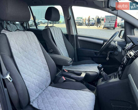 Серый Опель Зафира, объемом двигателя 1.7 л и пробегом 335 тыс. км за 7690 $, фото 41 на Automoto.ua