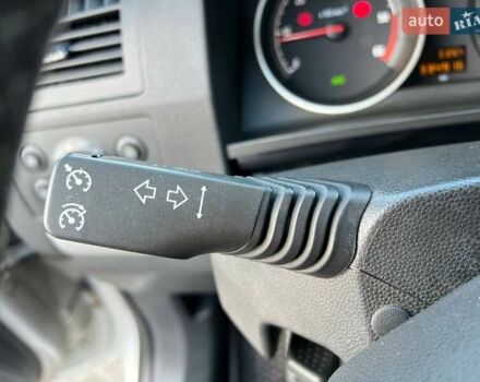 Серый Опель Зафира, объемом двигателя 1.7 л и пробегом 335 тыс. км за 7690 $, фото 26 на Automoto.ua