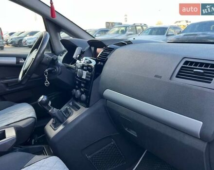 Серый Опель Зафира, объемом двигателя 1.7 л и пробегом 335 тыс. км за 7690 $, фото 42 на Automoto.ua