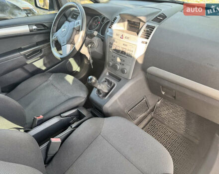 Серый Опель Зафира, объемом двигателя 1.69 л и пробегом 274 тыс. км за 7776 $, фото 11 на Automoto.ua