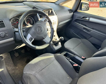 Серый Опель Зафира, объемом двигателя 1.69 л и пробегом 274 тыс. км за 7776 $, фото 4 на Automoto.ua