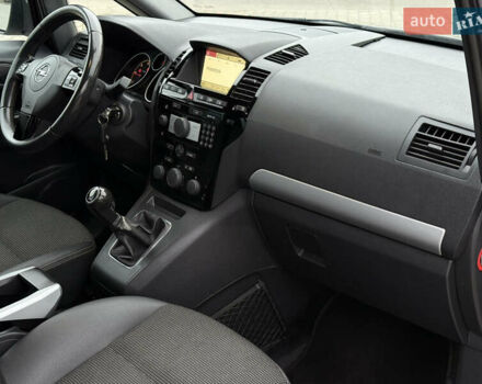 Серый Опель Зафира, объемом двигателя 1.7 л и пробегом 192 тыс. км за 7890 $, фото 46 на Automoto.ua