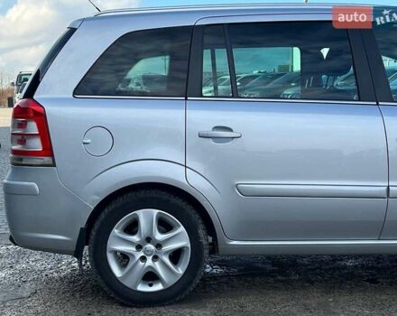 Серый Опель Зафира, объемом двигателя 1.7 л и пробегом 335 тыс. км за 7690 $, фото 8 на Automoto.ua