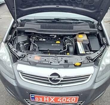 Серый Опель Зафира, объемом двигателя 1.6 л и пробегом 183 тыс. км за 7300 $, фото 1 на Automoto.ua