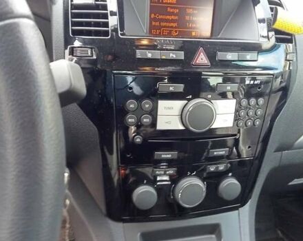 Серый Опель Зафира, объемом двигателя 1.8 л и пробегом 170 тыс. км за 7300 $, фото 3 на Automoto.ua