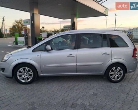 Опель Зафира 2012 в Могилев-Подольском на Automoto.ua Серый Опель Зафира, объемом двигателя 1.8 л и пробегом 259 тыс. км за 7800 $, фото 25 на Automoto.ua