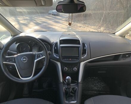 Серый Опель Зафира, объемом двигателя 2 л и пробегом 205 тыс. км за 9500 $, фото 13 на Automoto.ua