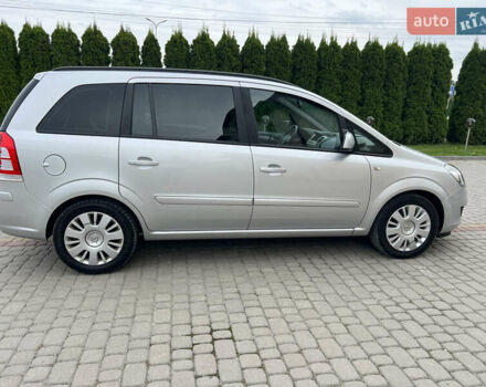 Серый Опель Зафира, объемом двигателя 1.7 л и пробегом 184 тыс. км за 7990 $, фото 10 на Automoto.ua