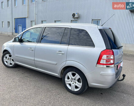 Серый Опель Зафира, объемом двигателя 1.6 л и пробегом 142 тыс. км за 7150 $, фото 2 на Automoto.ua