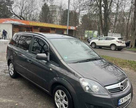 Серый Опель Зафира, объемом двигателя 1.6 л и пробегом 260 тыс. км за 7800 $, фото 5 на Automoto.ua