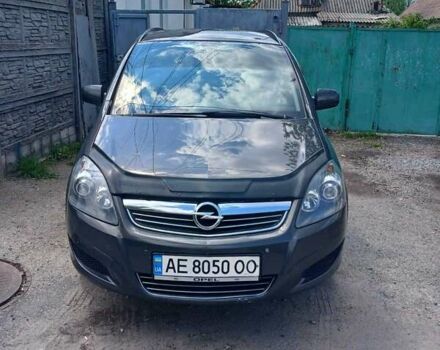 Серый Опель Зафира, объемом двигателя 1.7 л и пробегом 240 тыс. км за 8500 $, фото 7 на Automoto.ua
