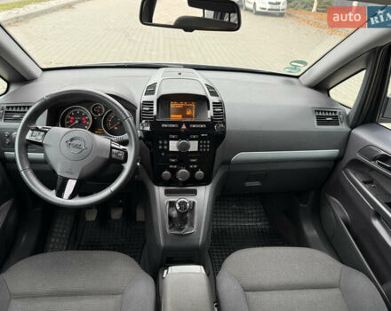 Серый Опель Зафира, объемом двигателя 1.8 л и пробегом 169 тыс. км за 8350 $, фото 40 на Automoto.ua