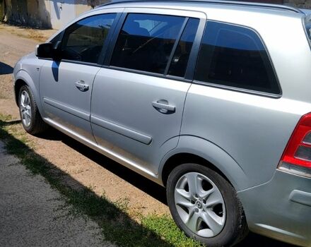 Серый Опель Зафира, объемом двигателя 1.7 л и пробегом 217 тыс. км за 7100 $, фото 7 на Automoto.ua