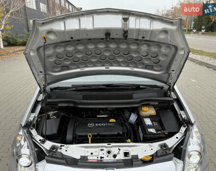 Серый Опель Зафира, объемом двигателя 1.8 л и пробегом 169 тыс. км за 8350 $, фото 50 на Automoto.ua